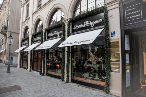 weihnachts_deko_girlande_salvatore_ferragamo