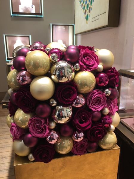 stabilisierte_rosen_weihnachtsarrangement_bulgari