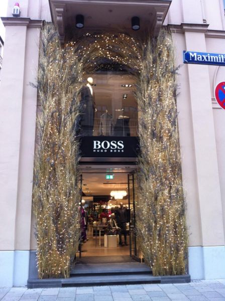 weihnachts_deko_hugo_boss_muenchen_girlande