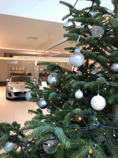 weihnachts_deko_weihnachtsbaum_jaguar